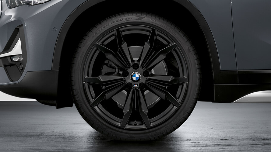 20” Double-Spoke 717 M in Jet Black Matte, Pirelli 20” Double-Spoke 717 M in Jet Black Matte, Pirelli